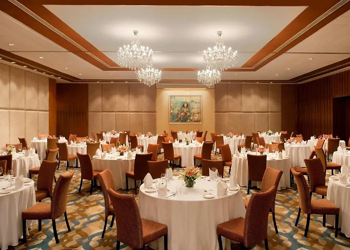 Radisson Blu Plaza Hotel Hyderabad Banjara Hills