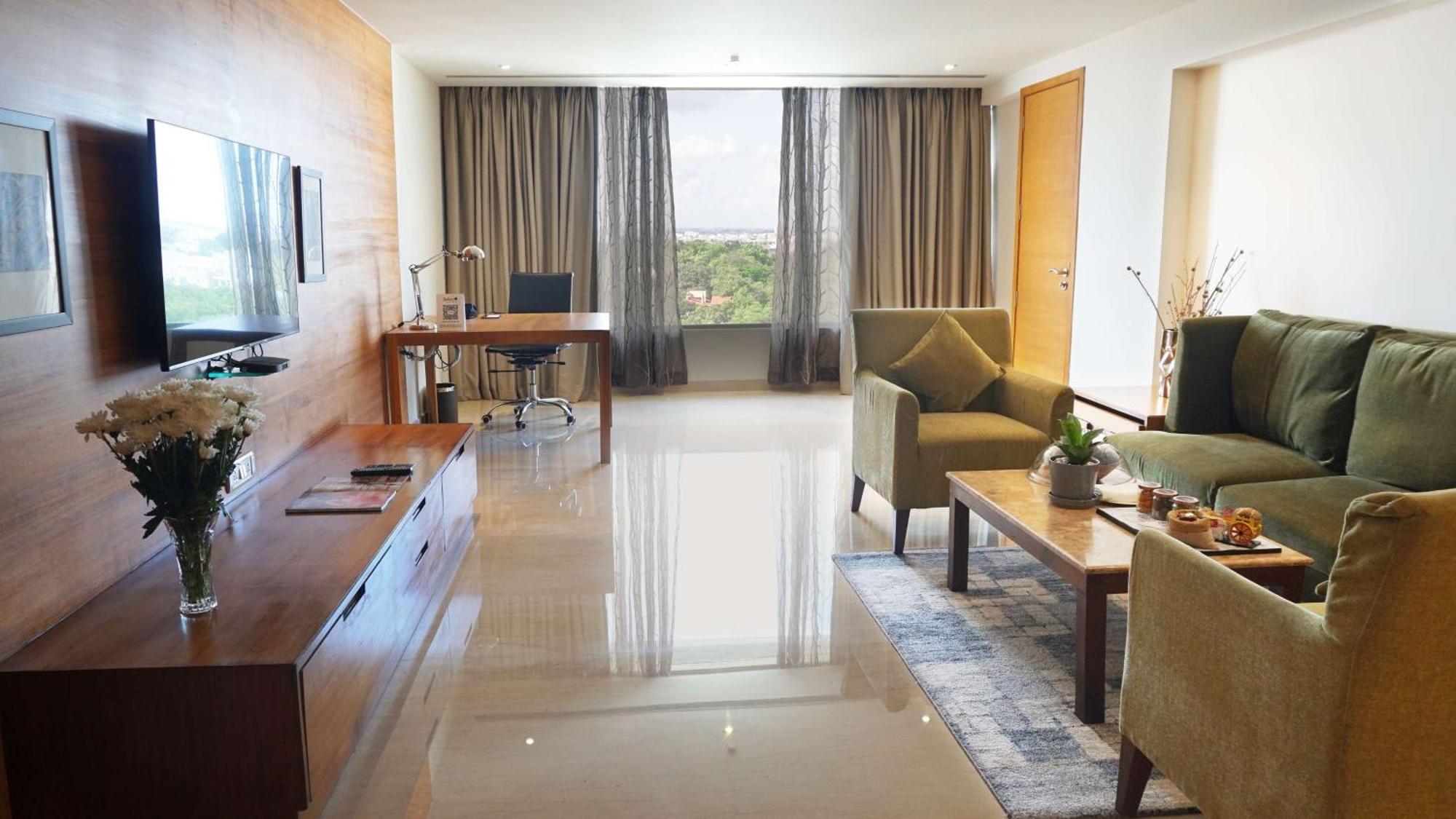 होटल Radisson Blu Plaza Banjara Hills