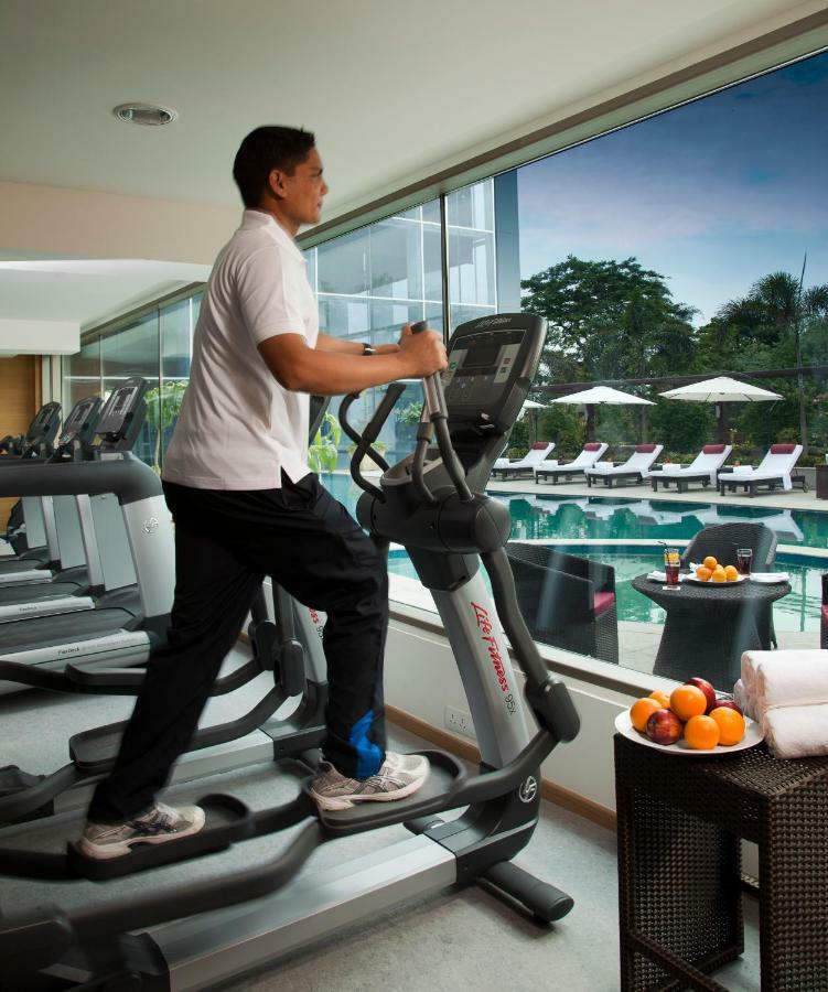 होटल Radisson Blu Plaza Banjara Hills Hyderabad